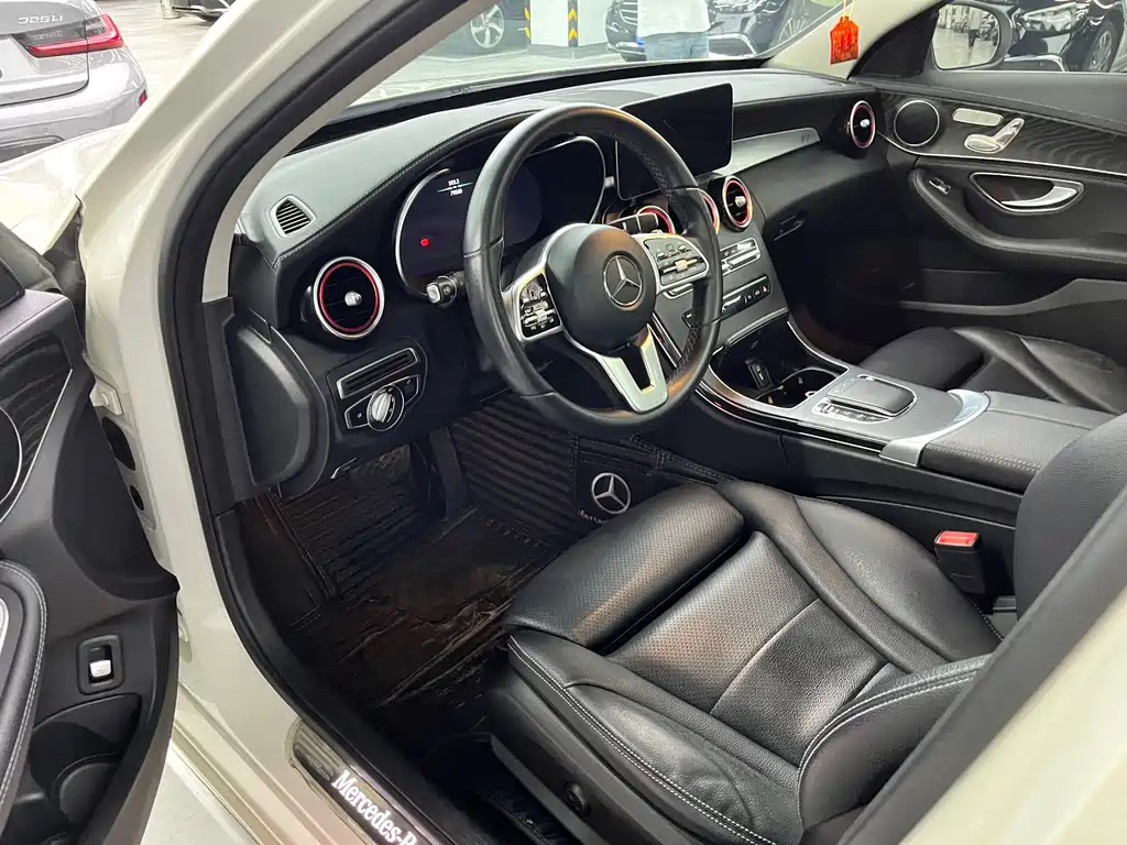 Mercedes-Benz C-Class — миниатюра 4