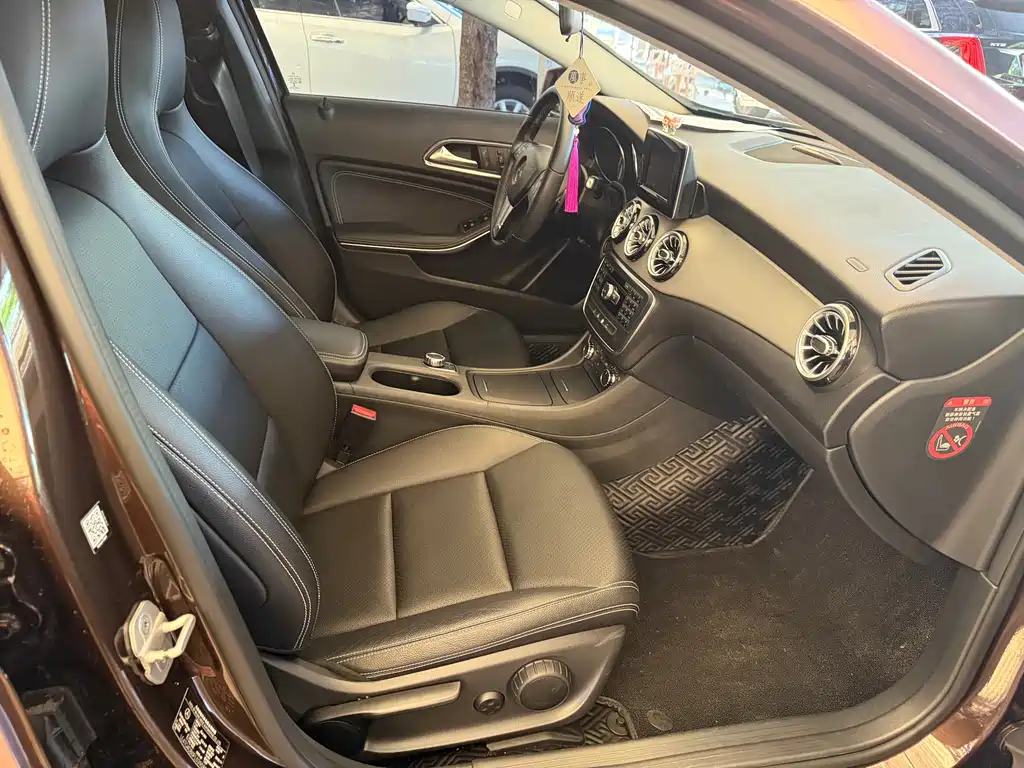 Mercedes-Benz GLA — миниатюра 5