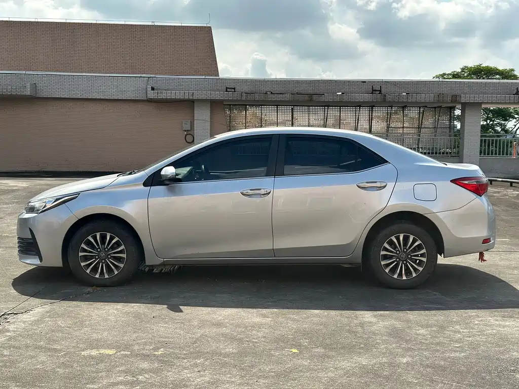 Toyota Corolla — миниатюра 8