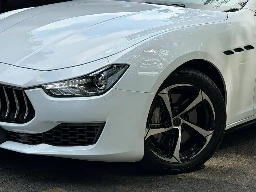 Maserati Ghibli — миниатюра 6