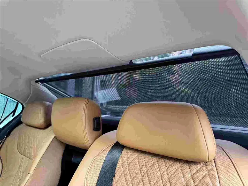 BMW 7 Series — миниатюра 10