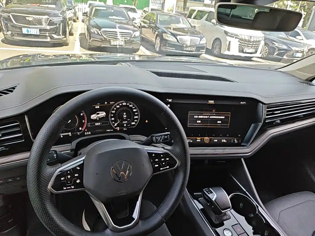 Volkswagen Touareg — миниатюра 10