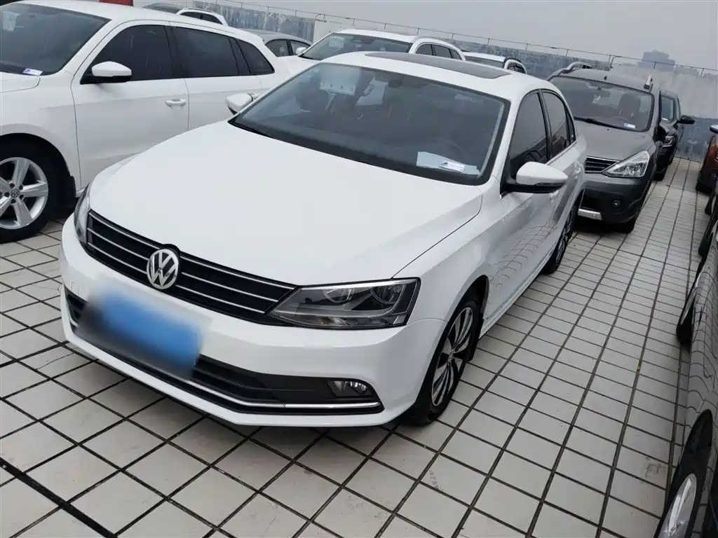 Volkswagen Sagitar 2018