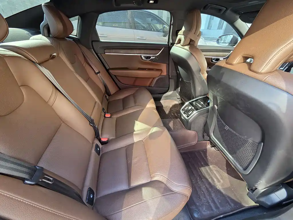 Volvo S90 — миниатюра 10