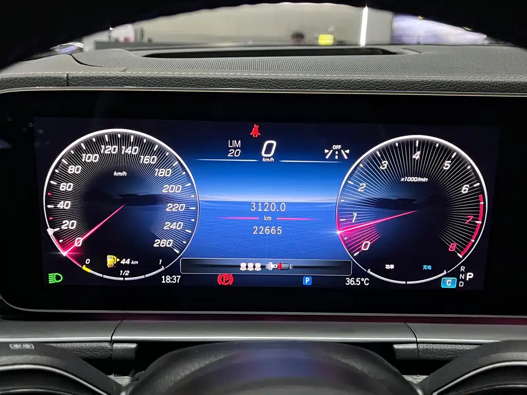 Mercedes-Benz GLE (Import) — миниатюра 20