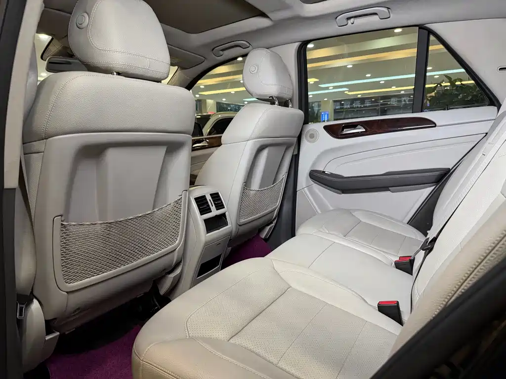 Mercedes-Benz M-Class — миниатюра 10