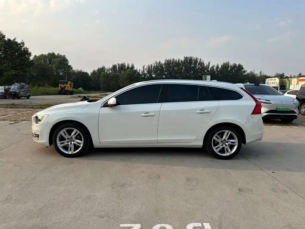 Volvo V60 — миниатюра 7