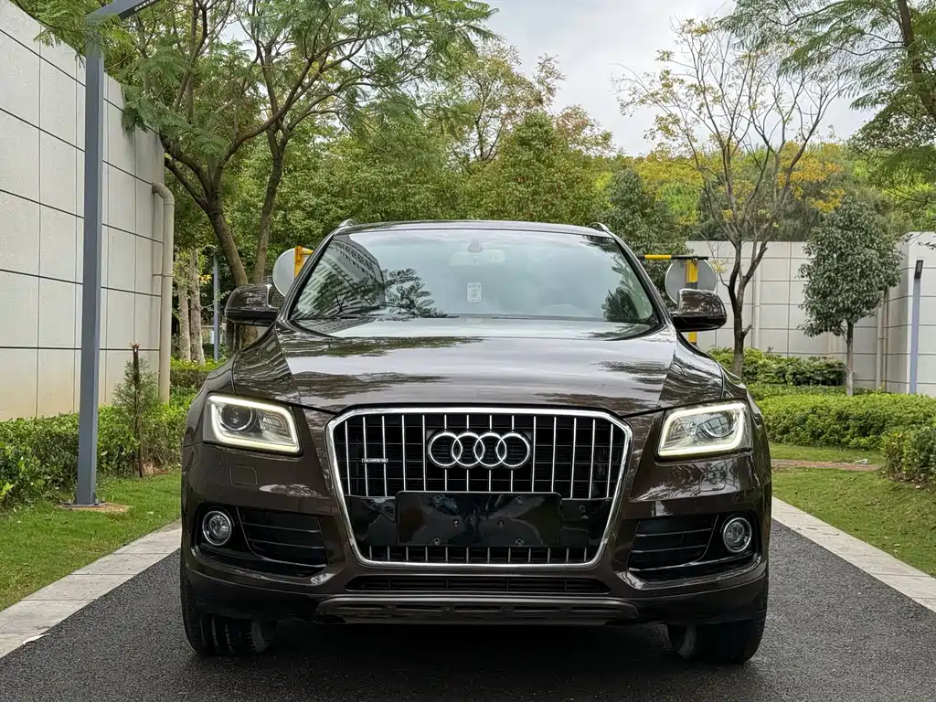 AUDI  Q5