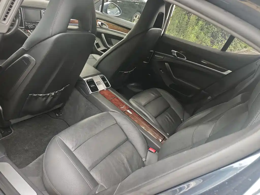 Porsche Panamera 2010 Panamera 4 3.6L