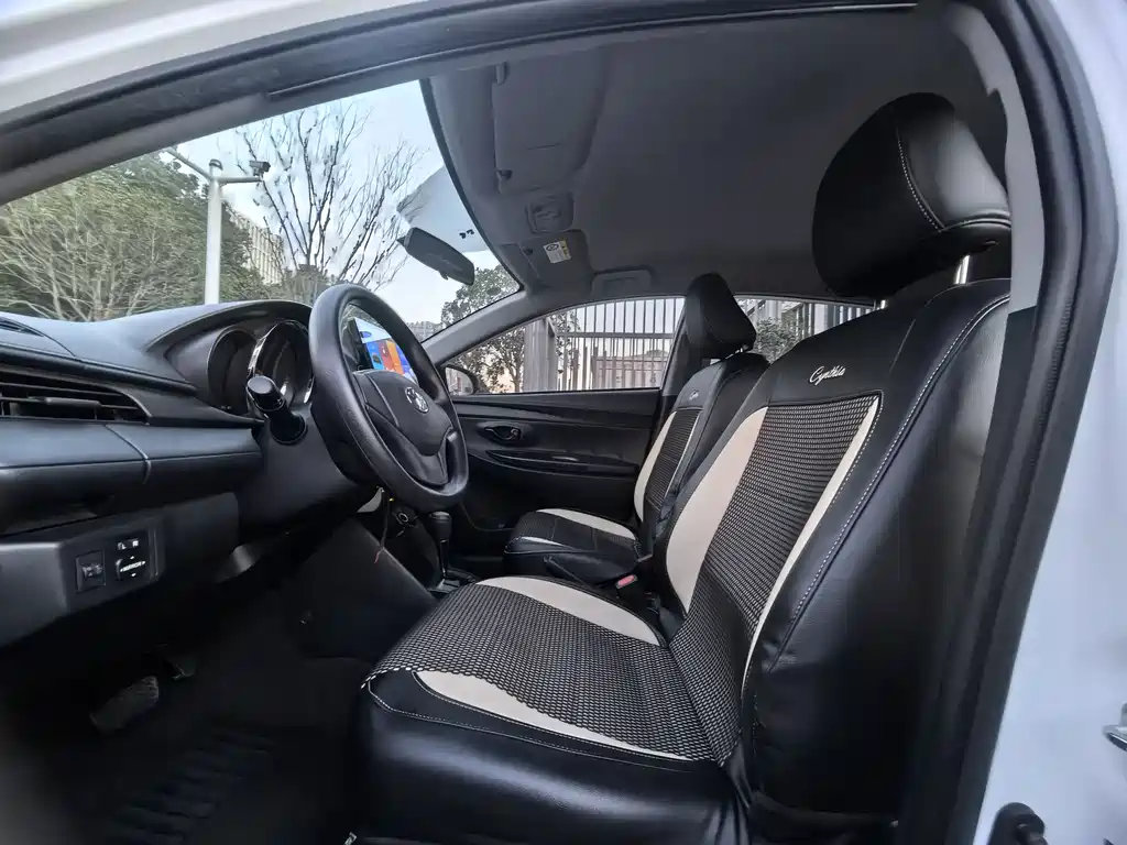 TOYOTA YARIS L ZHIXUAN