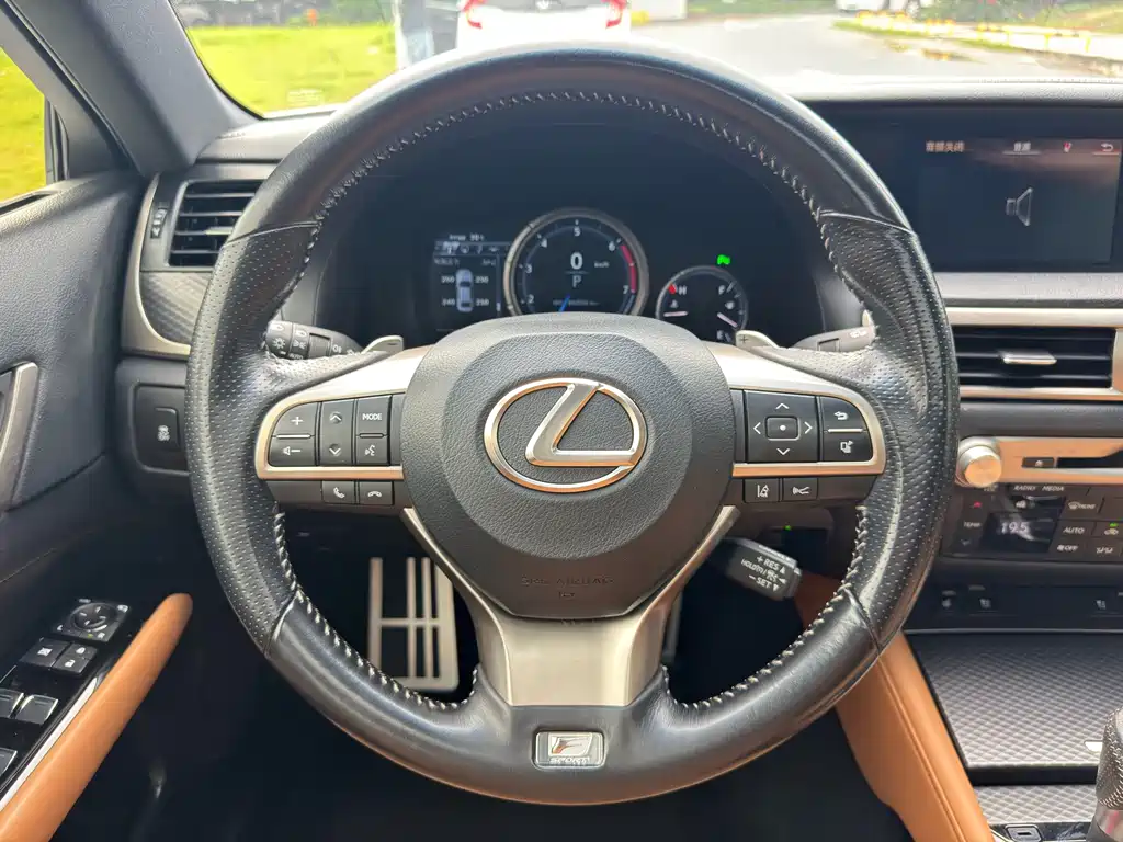 Lexus GS — миниатюра 15