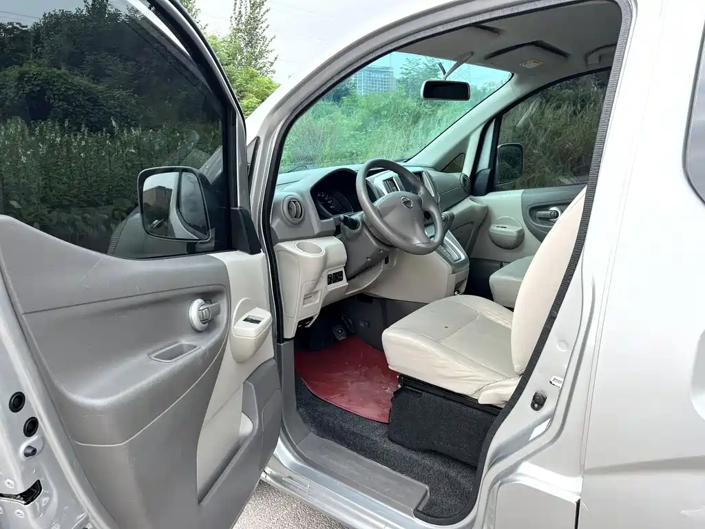 Nissan NV200 — миниатюра 9