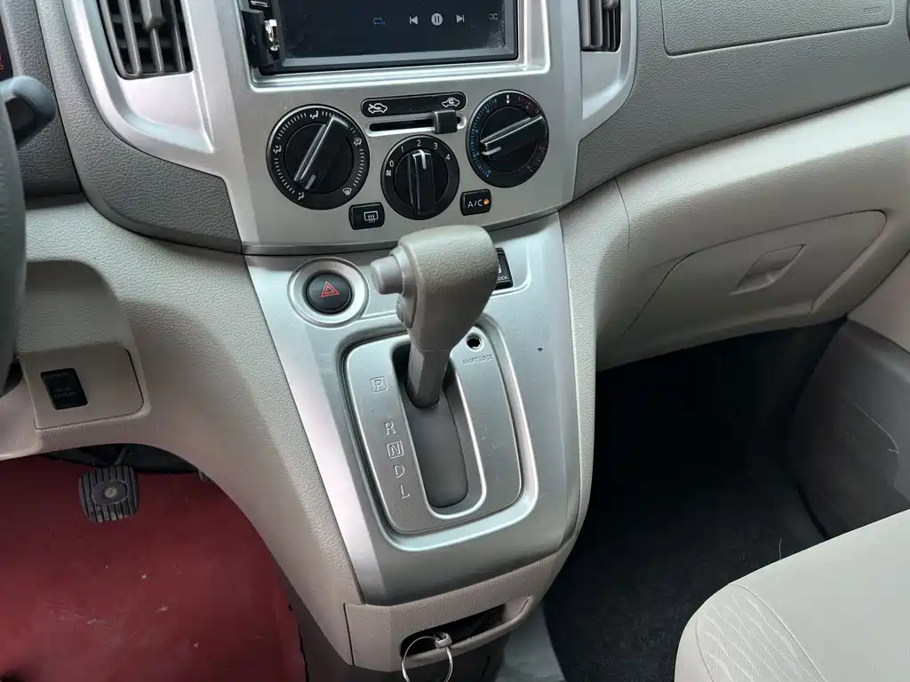 Nissan NV200 — миниатюра 14