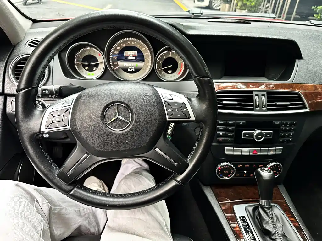 Mercedes-Benz C-Class — миниатюра 12
