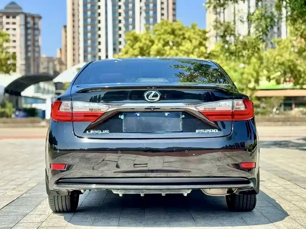 Lexus ES — миниатюра 5