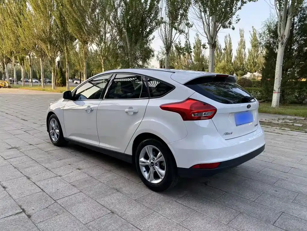 Ford Focus — миниатюра 5