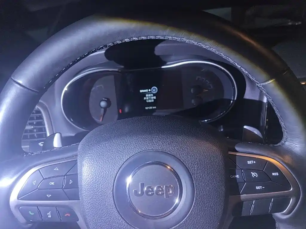 Jeep Grand Cherokee (Import) — миниатюра 14