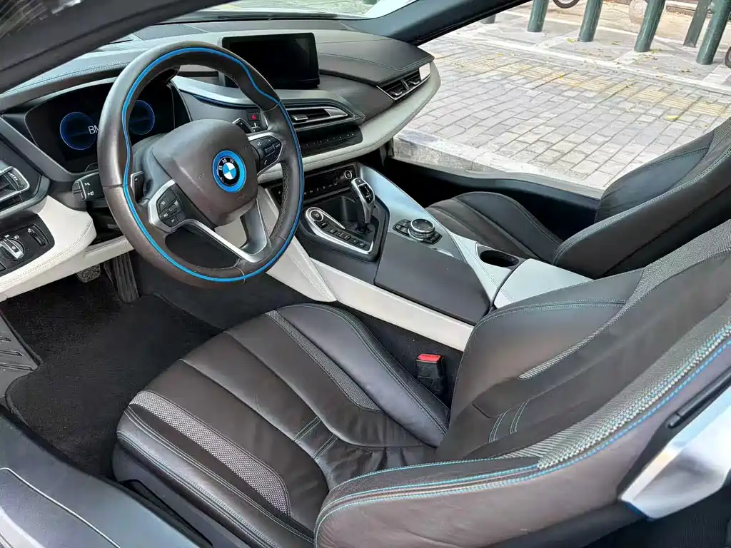 BMW i8 — миниатюра 7