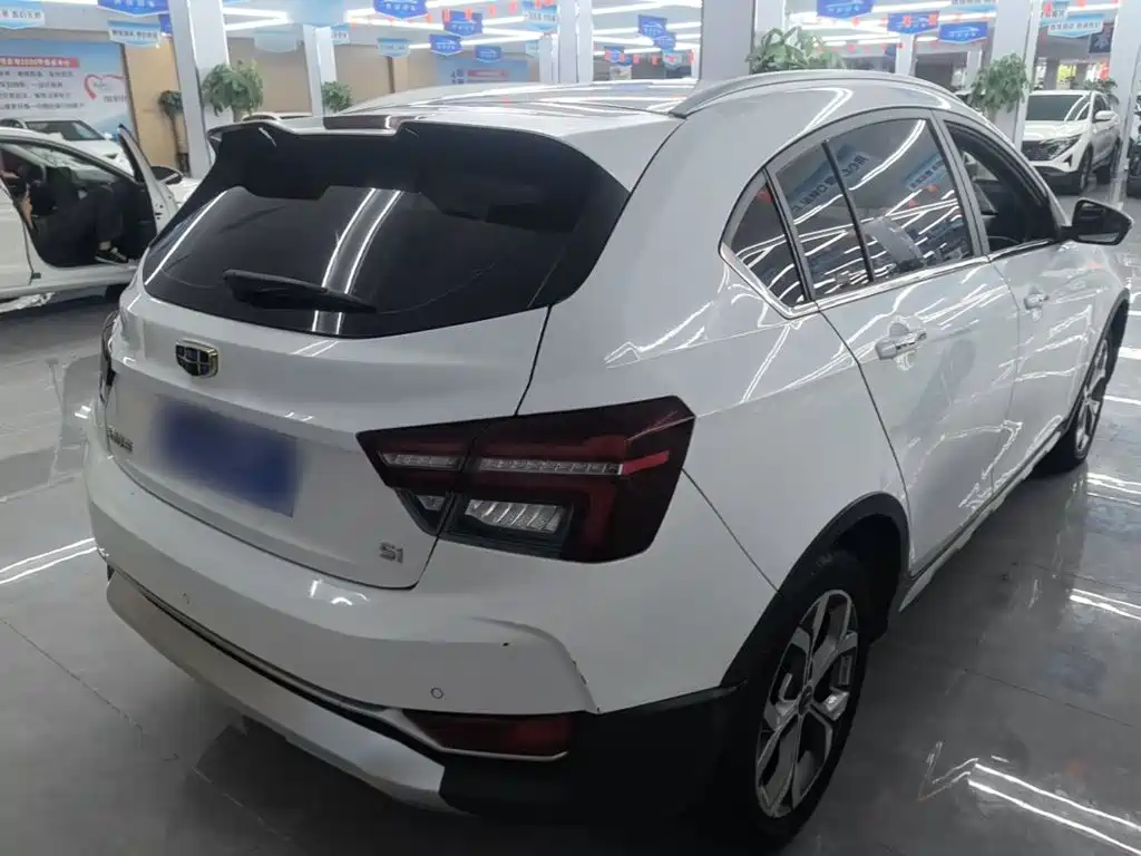 Geely Vision S1 — миниатюра 7