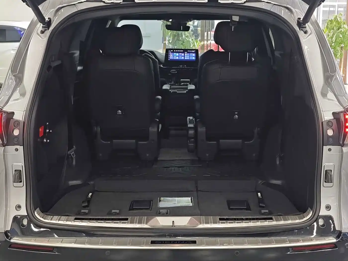 Toyota Sienna id 4617095 из Китая 9