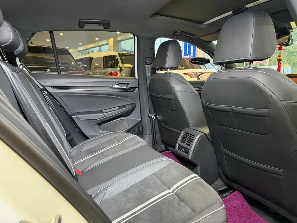 Volkswagen Golf — миниатюра 14