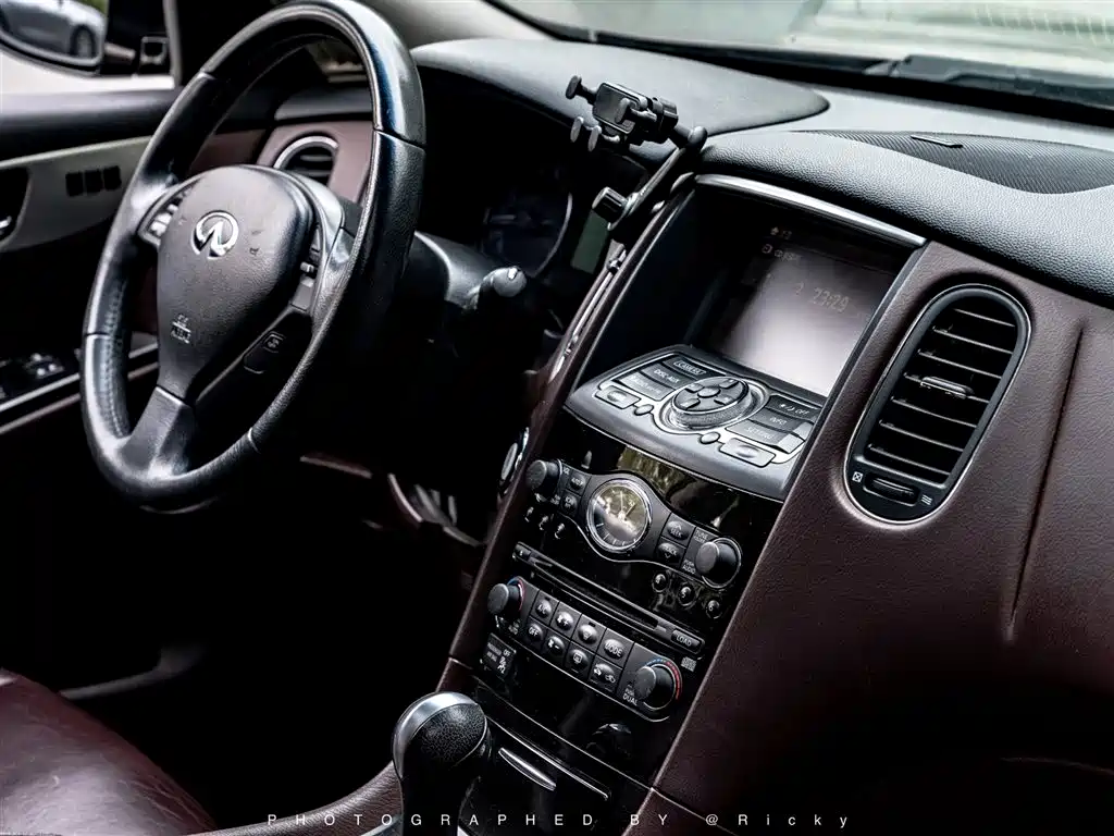 Infiniti QX50 2013 2.5L