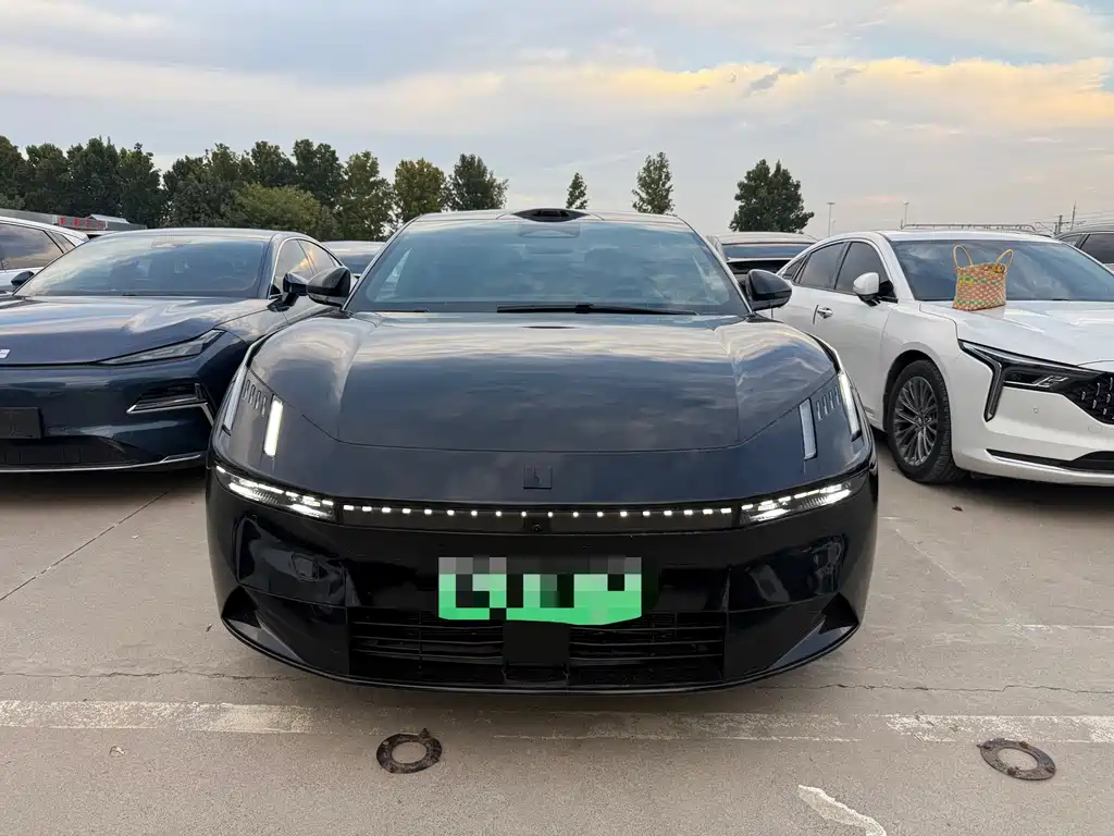 Lynk & Co 10 — миниатюра 2
