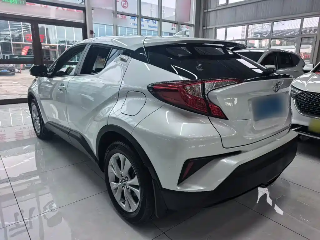 Toyota IZOA — миниатюра 6