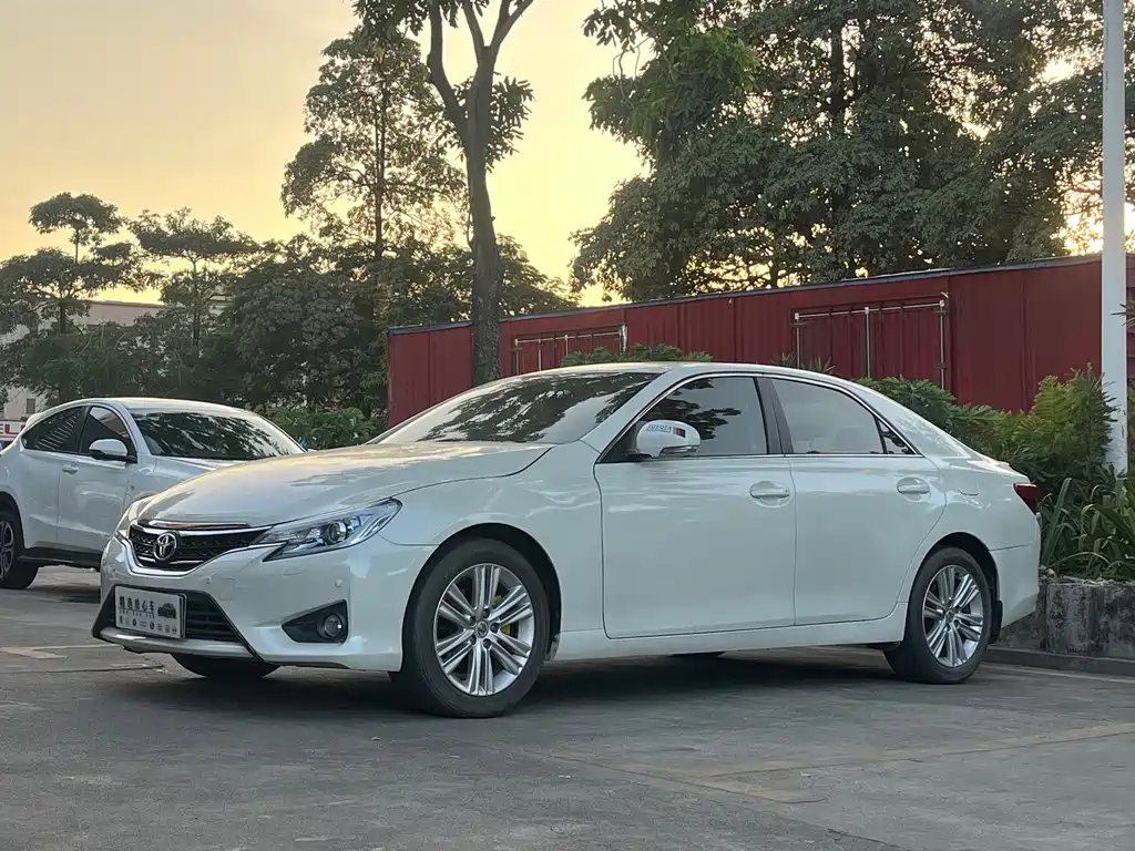 Toyota Reiz — миниатюра 3