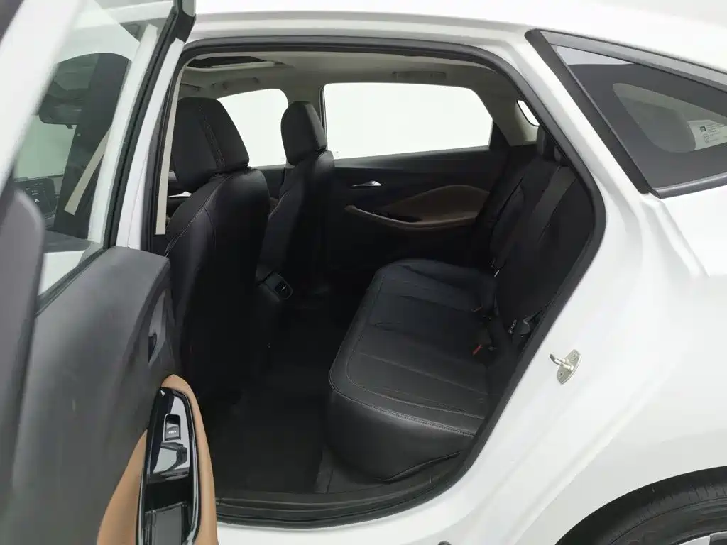 Buick Verano — миниатюра 15