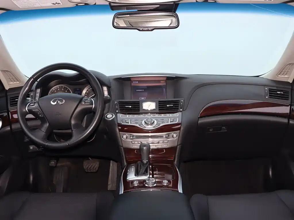Infiniti Q70 — миниатюра 7