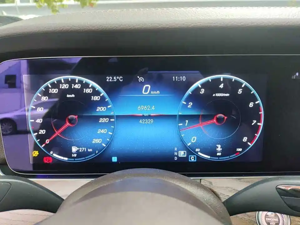 Mercedes-Benz E-Class — миниатюра 8