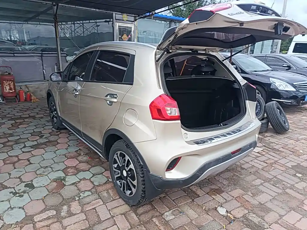 Geely Vision X3 — миниатюра 5