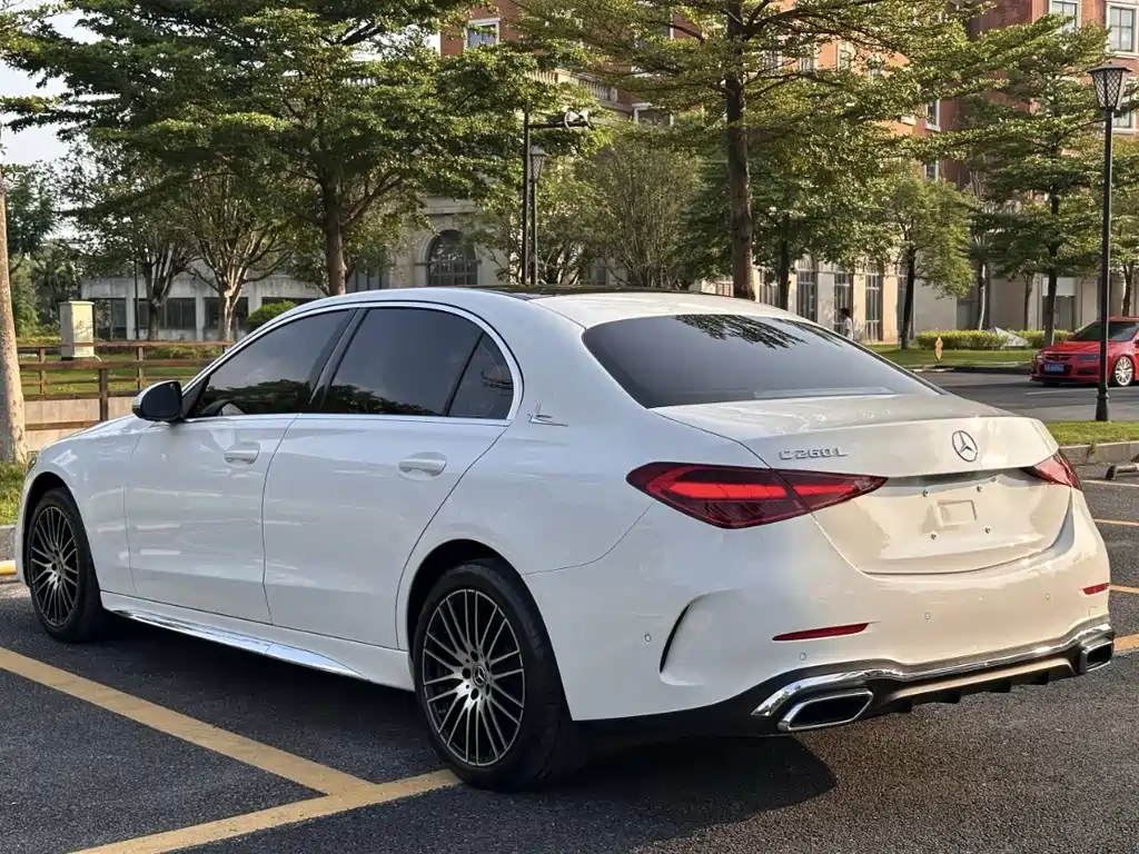 Mercedes-Benz C-Class — миниатюра 12