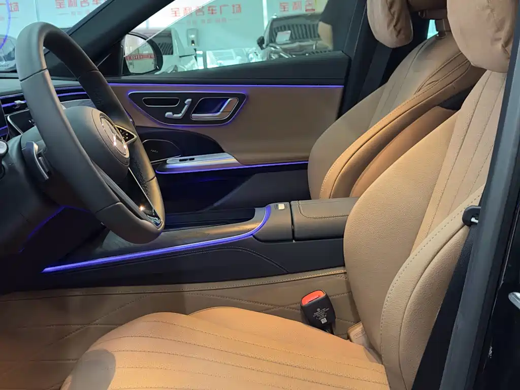 Mercedes-Benz E-Class — миниатюра 6