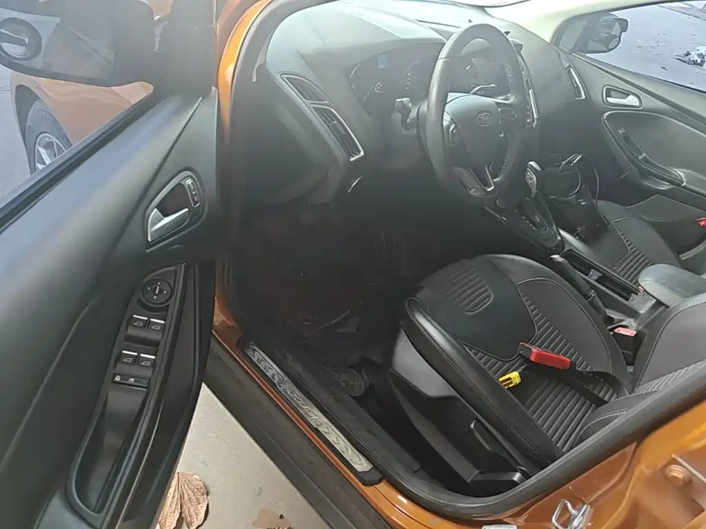 Ford Focus — миниатюра 16