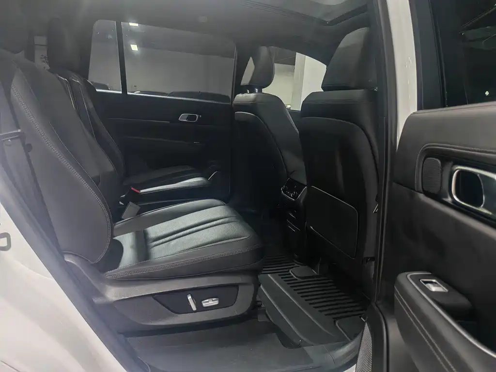 Li Auto Li ONE — миниатюра 11