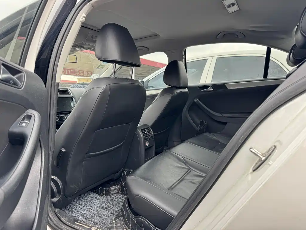 Volkswagen Sagitar — миниатюра 4