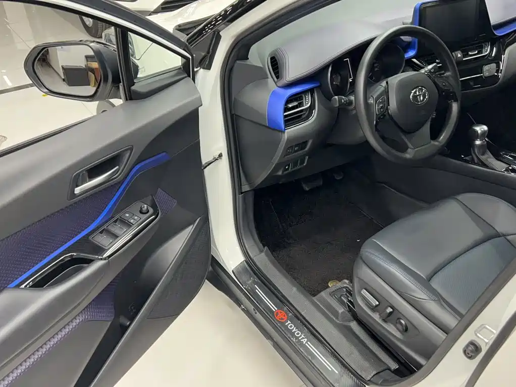 Toyota C-HR — миниатюра 16