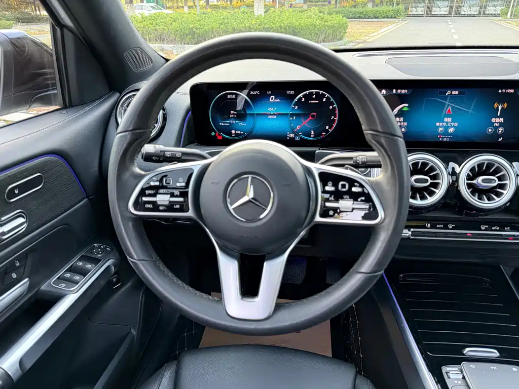 Mercedes-Benz GLB — миниатюра 11