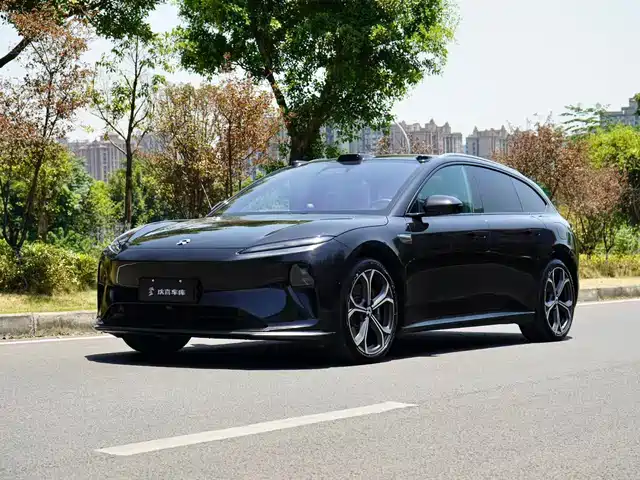 2025 Nio ET5