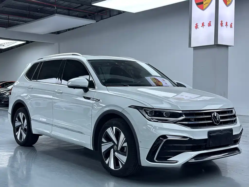 Volkswagen Tiguan L — миниатюра 3