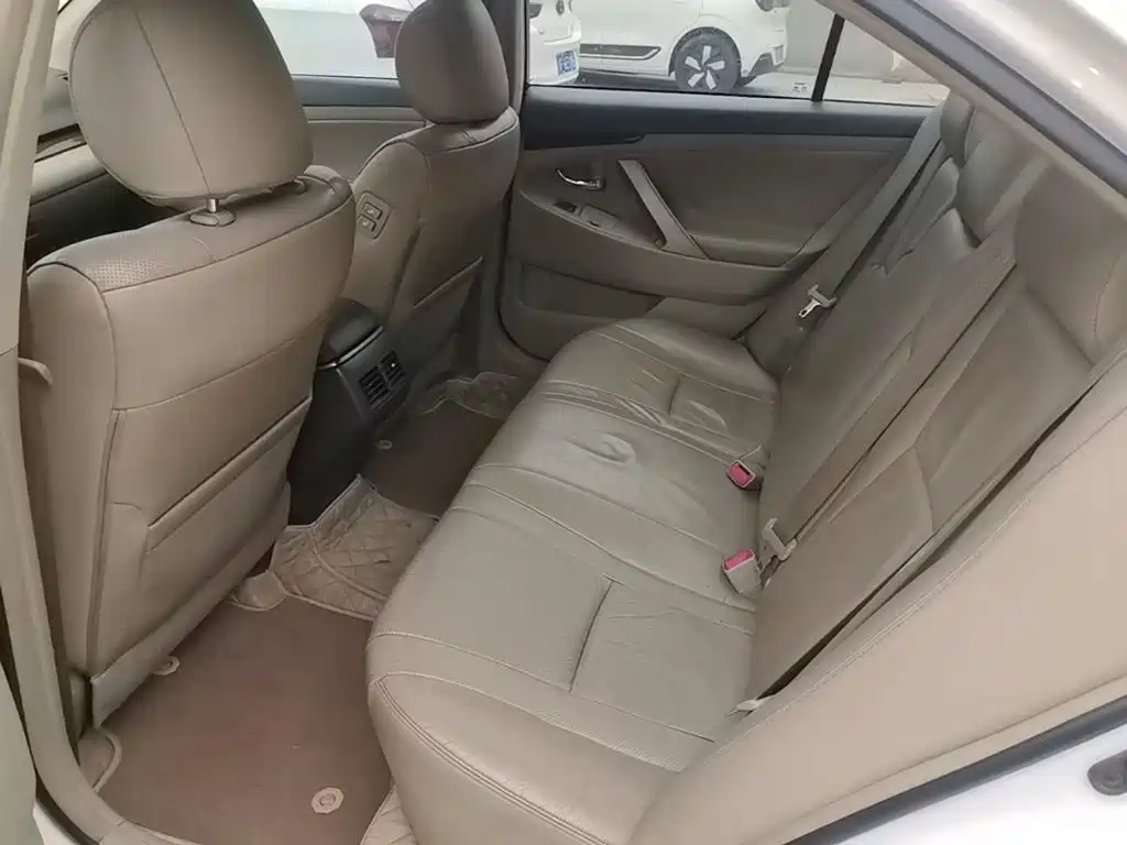 Toyota Camry — миниатюра 17