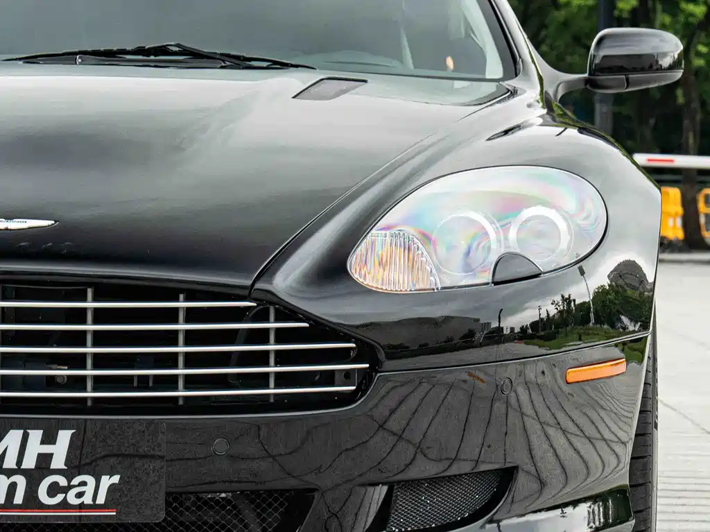 Aston Martin DB9 — миниатюра 3