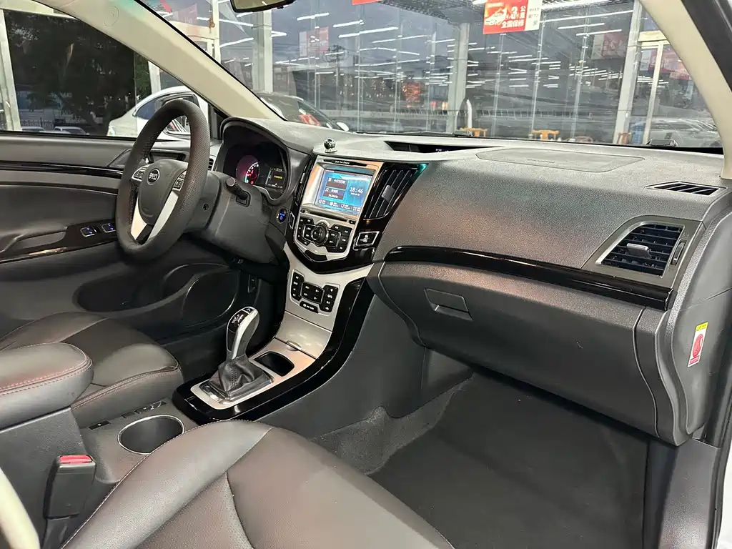 BYD e5 — миниатюра 12