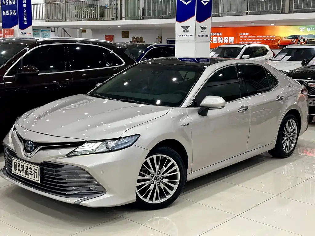 Toyota Camry — миниатюра 4