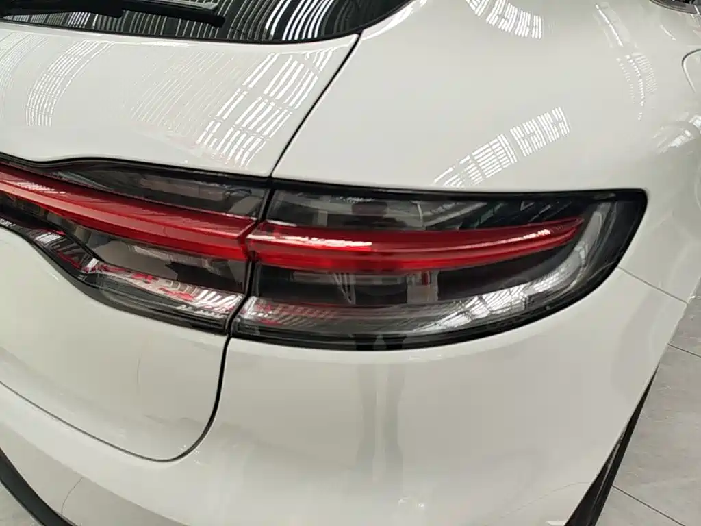 Porsche Macan — миниатюра 8
