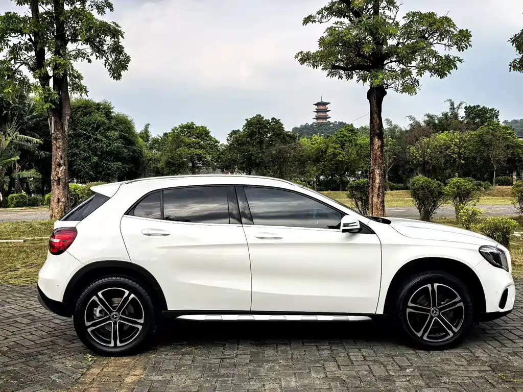 Mercedes-Benz GLA — миниатюра 8