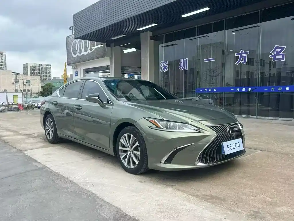 LEXUS ES