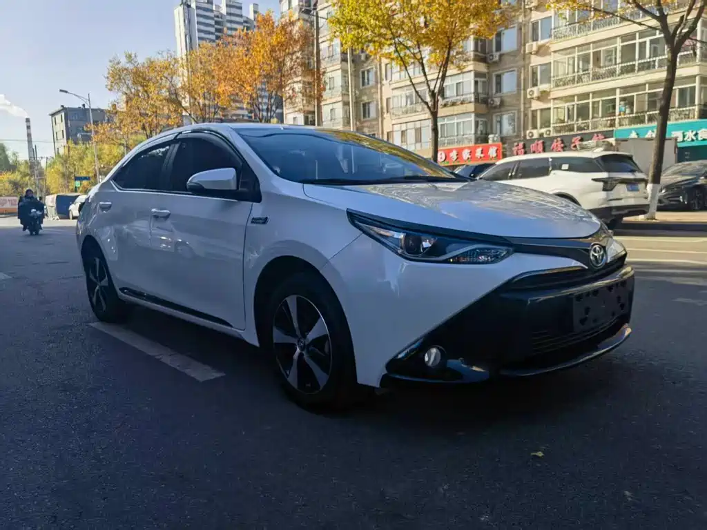 Toyota Levin Twin Engine E+ — миниатюра 3